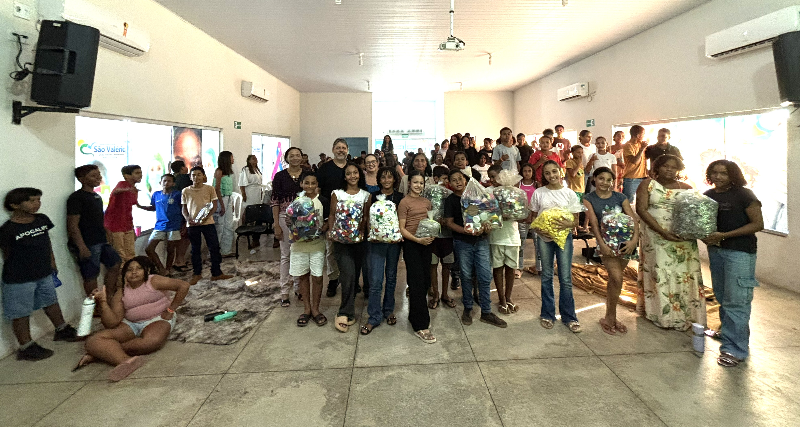 Sesc Tocantins leva palestra sobre Sustentabilidade a estudantes de São Valério e recebe quase 35 kg de materiais recicláveis para o Hospital de Amor